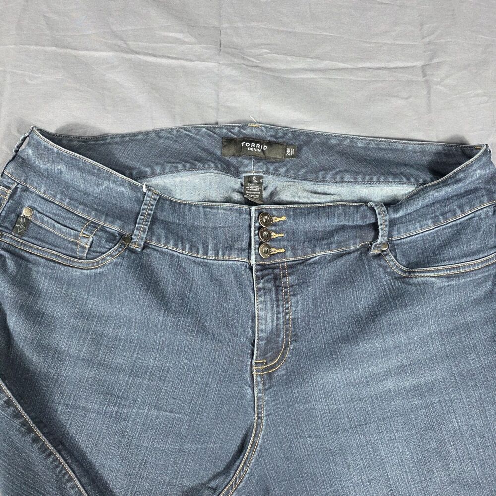 Torrid Women’s Plus Size 24R Skinny Jeans Medium Wash High Rise - Picture 3 of 9